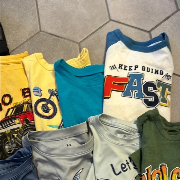 Assorted Boys Summer Bundle Graphic T-Shirts and Shorts Collection 5T - 6T XS - Picture 5 of 7